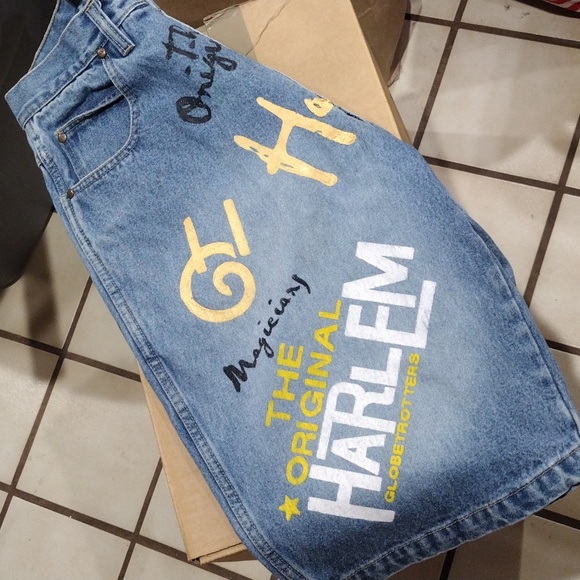 FUBU SZ 32 MEN'S ORIGINAL HARLEM GLOBETROTTERS BLUE 🔵 DENIM SHORTS - Picture 1 of 12